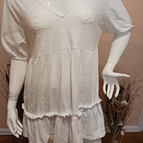 ASOS Design broderie white eyelet v neck smock dress - Picture 2 of 7